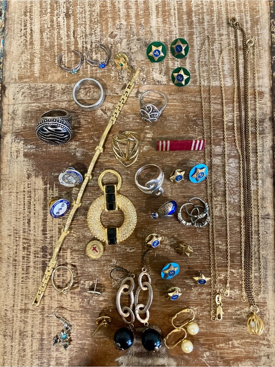 Jewelry - Broken Junk Jewelry & Pins Lot for Crafting Projects